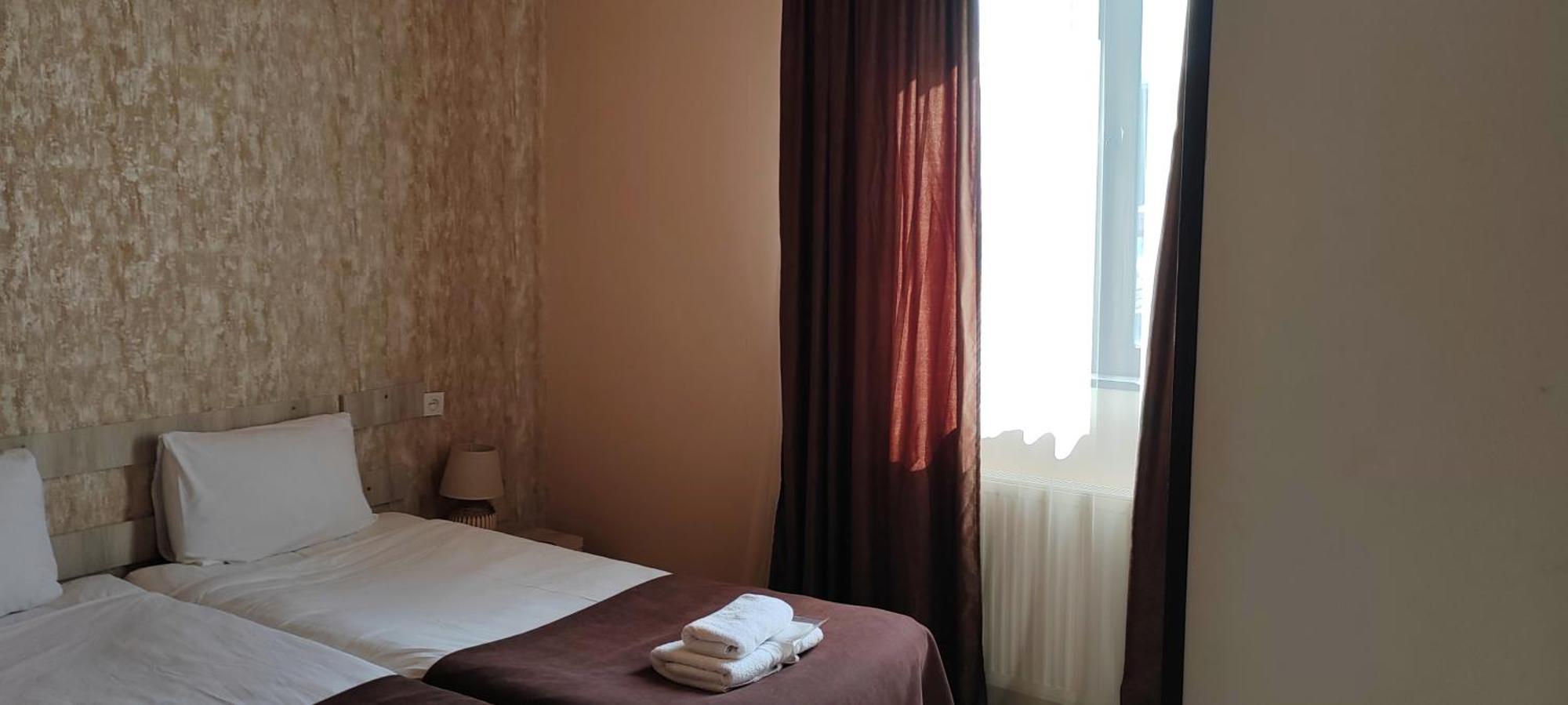 Hotel Svanseti Mestia Ngoại thất bức ảnh